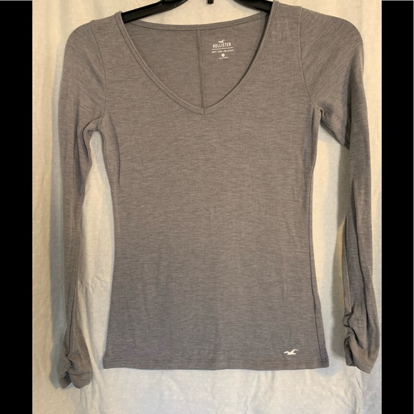 Gray hollister stretchy v neck top - Picture 1 of 5